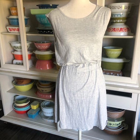Athleta Dresses & Skirts - Athleta Heather Gray Dress w/ Criss Cross Back - Size Small